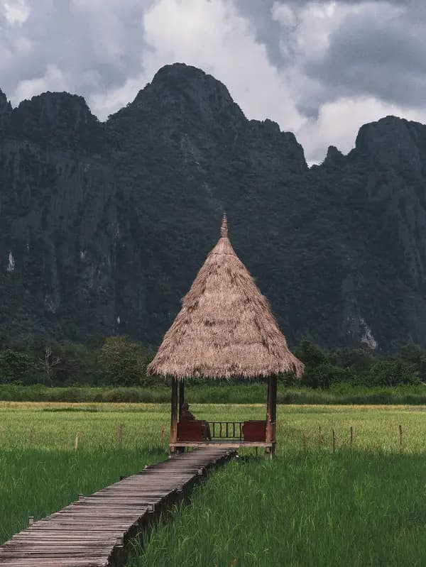 סאוואנאקאט - עיר קולוניאלית שקטה על גדת המקונג